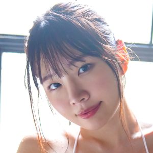 真っ赤なビキニでメリハリボディーが輝く…1年ぶりのグラビアDVD作品