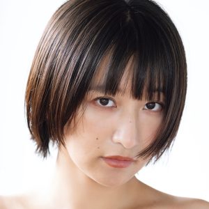 表紙は榎原依那、裏表紙はAKB48水島美結…グラビア美女たちが集結
