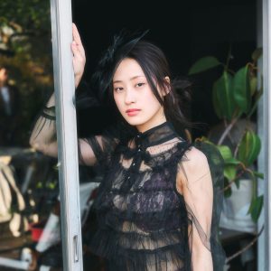 “令和最強のメリハリボディー”澄田綾乃、トレカ第3弾は9種類の衣装で自慢のスタイルを披露