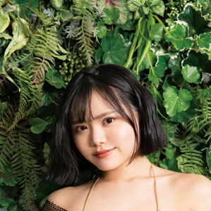 『地面師たち』にも出演…愛くるしい笑顔と大人な表情のギャップにドキッ！今年最初のグラビアDVDリリース