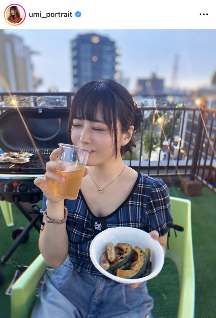 BBQを楽しむ東雲うみ