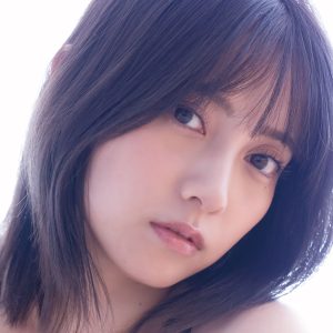 桃月なしこ、純白ビキニで見せるウインクにドキッ「なしこたそ美しい！」「極上のカワイさ」「白も似合う」