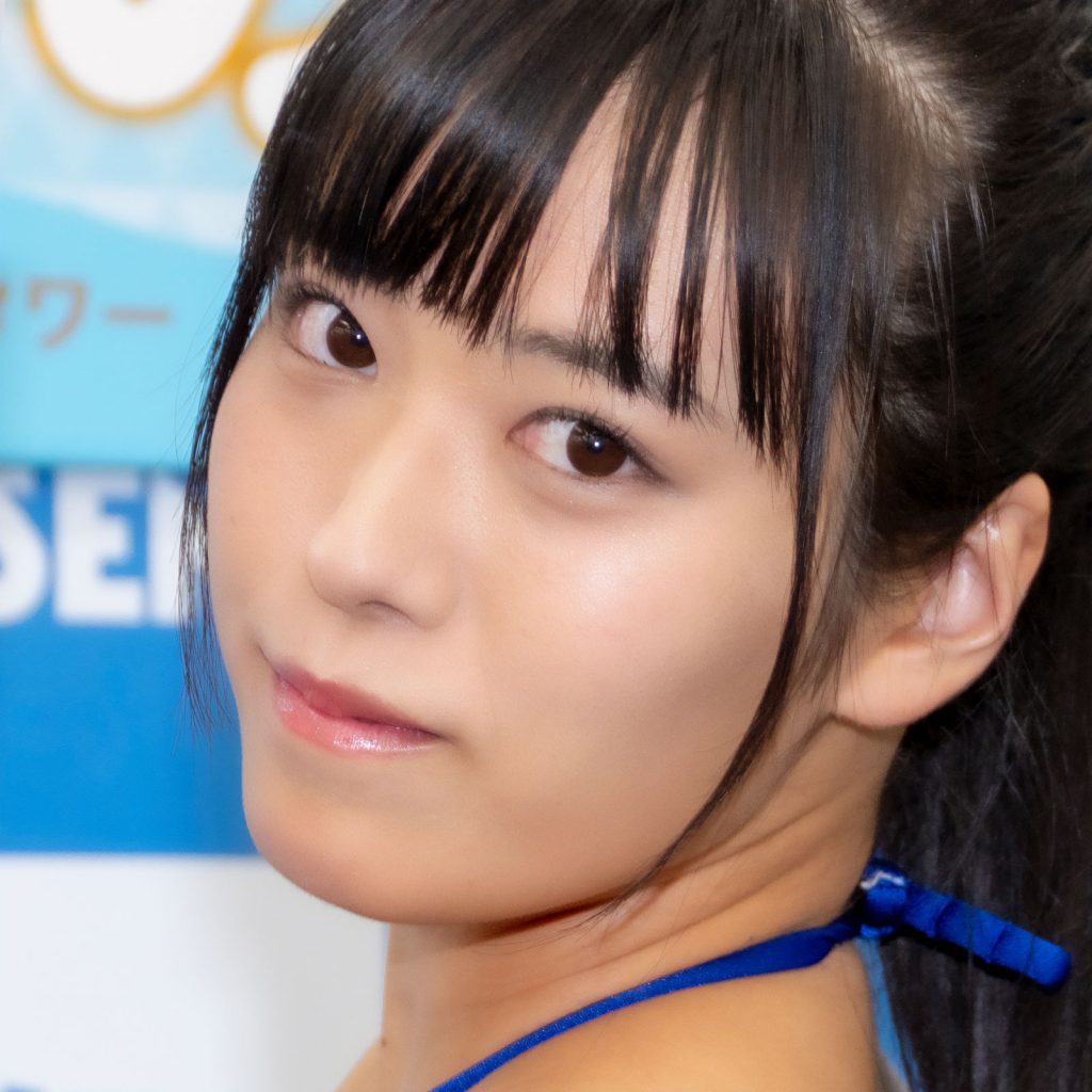 人気コスプレイヤー・東雲うみがSNSに投稿した画像が話題に