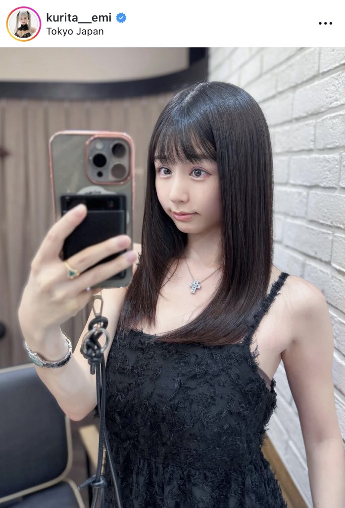 涼しげで大人っぽいワンピース姿