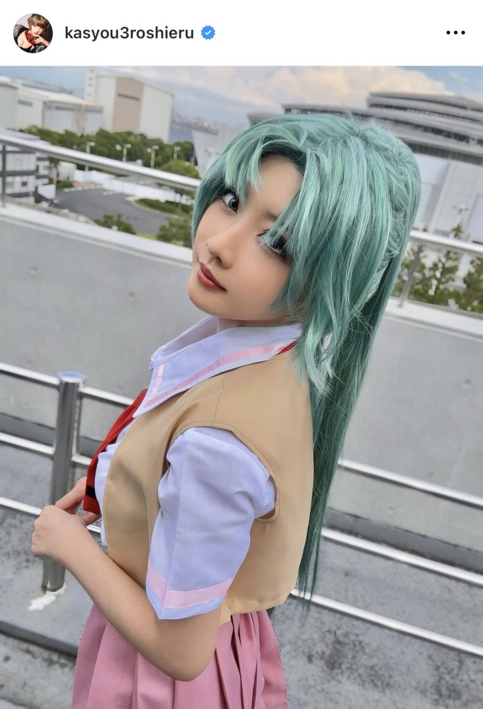 「ひぐらしのなく頃に」園崎魅音のかわいらしいコスプレを披露