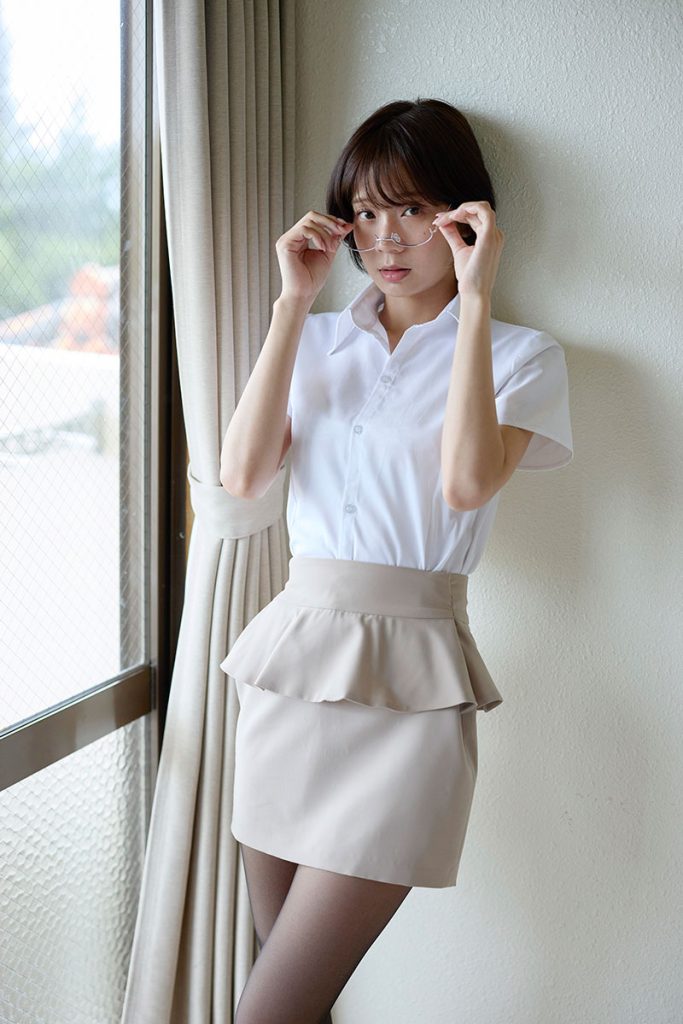 グラビアアイドル優希つづはイメージDVD「天使のくちづけ」より