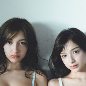“伝説のシスターズ”が『週プレ』表紙を飾る…最強姉妹のグラビアショット