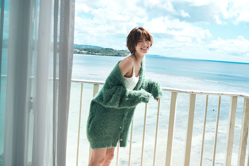 岡崎紗絵の2nd写真集『Lupinus』より