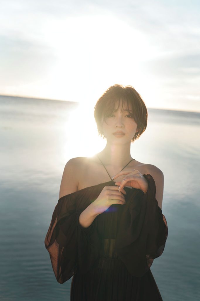 岡崎紗絵の2nd写真集『Lupinus』より