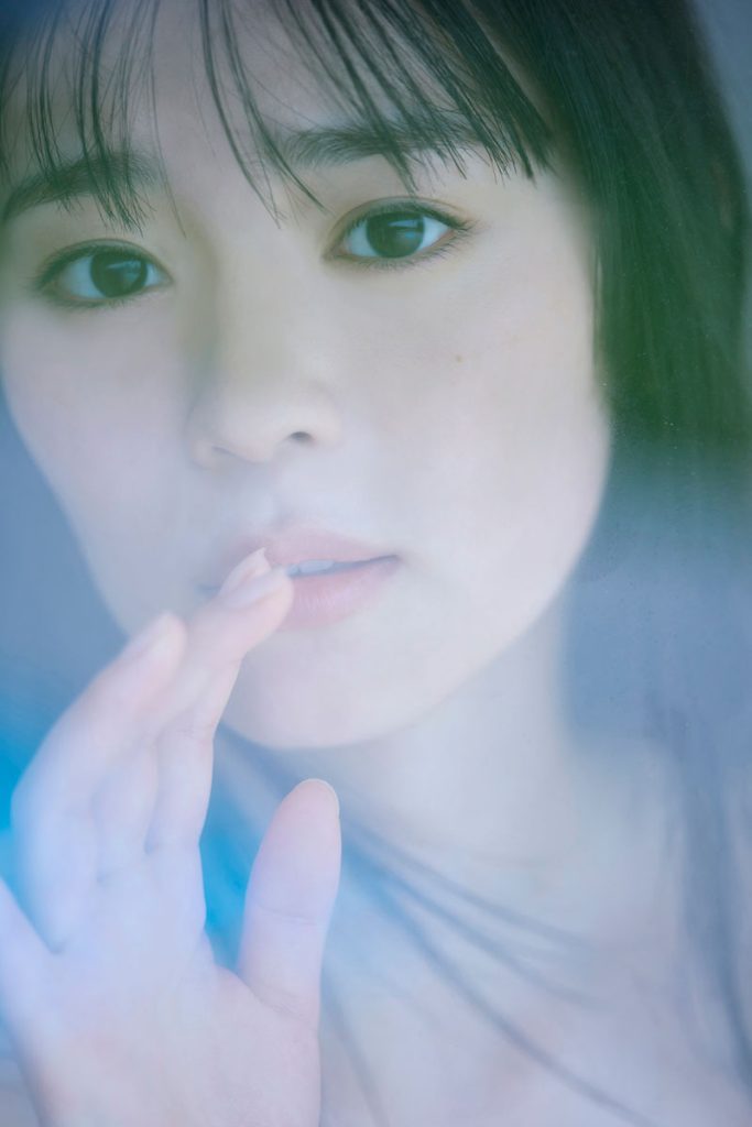 「超ときめき♡宣伝部」坂井仁香2nd写真集『ひとかけら』より