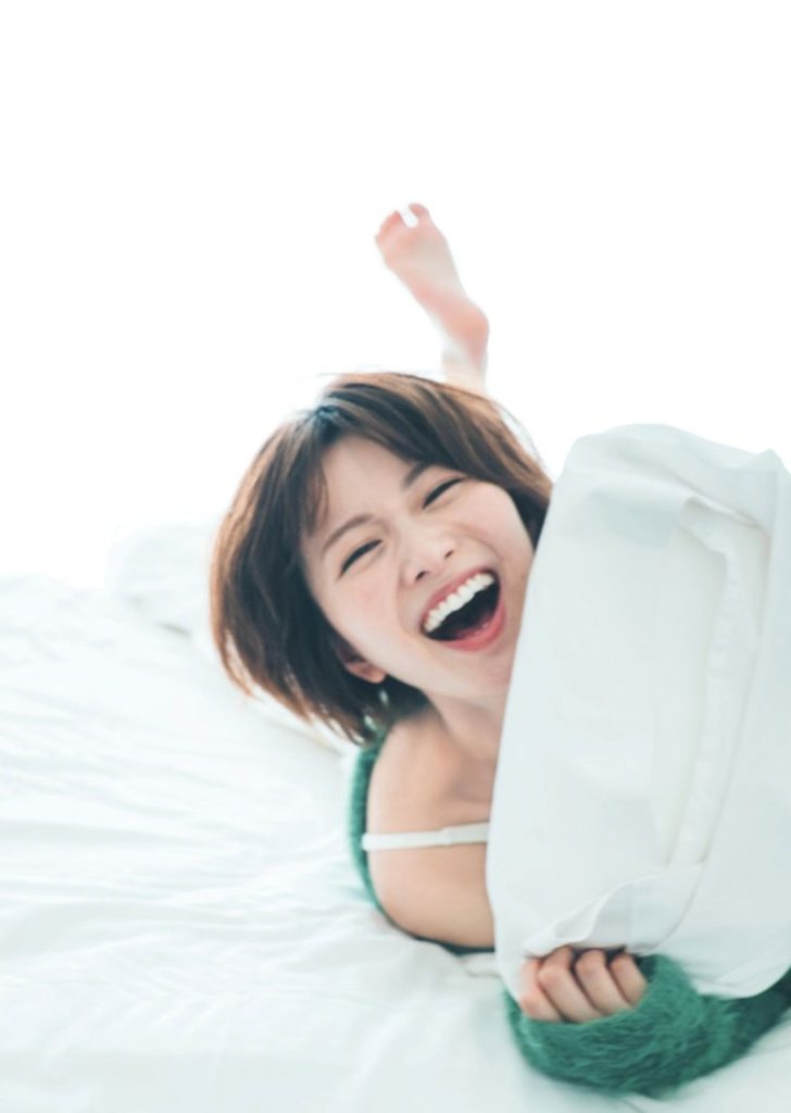 岡崎紗絵の2nd写真集『Lupinus』より