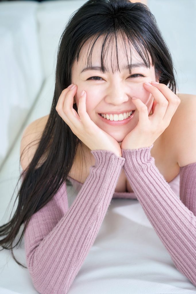 「超ときめき♡宣伝部」坂井仁香2nd写真集『ひとかけら』より