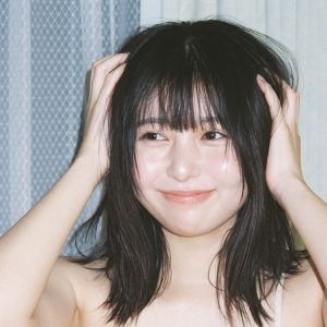 頓知気さきなフォトスタイルブックより就寝前のランジェリーショット解禁