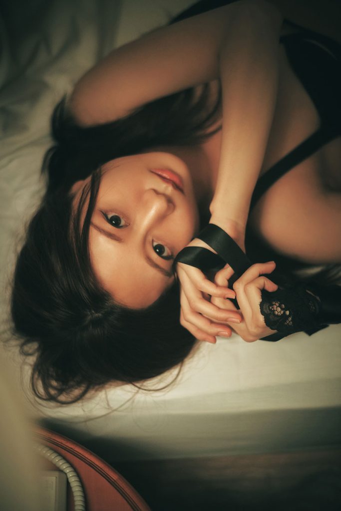 古畑奈和2nd写真集『知らない私』より