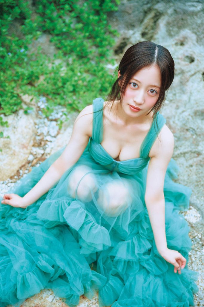 『川上千尋 ファースト写真集 永遠未遂』(徳間書店)／撮影：岡本武志