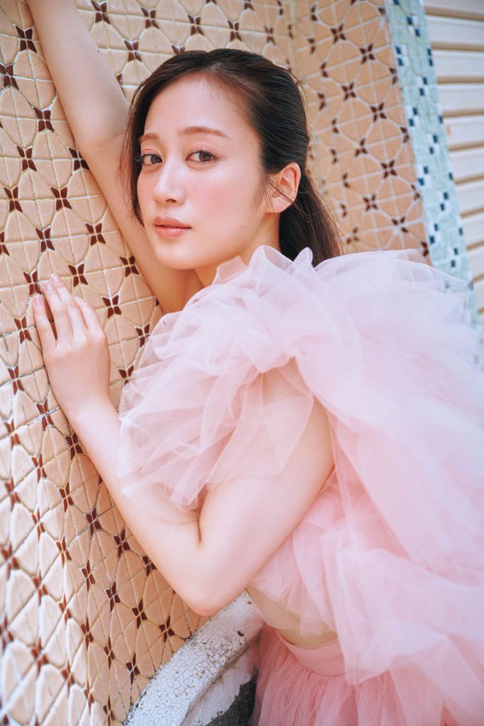 『川上千尋 ファースト写真集 永遠未遂』(徳間書店)／撮影：岡本武志