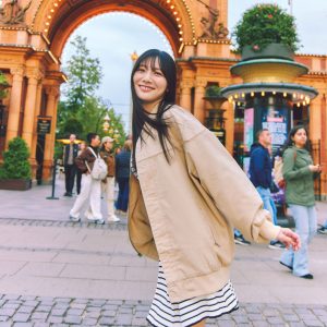 日向坂46河田陽菜「キリンのメリーゴーランド、かわいい」デート気分を味わえる先行カット解禁