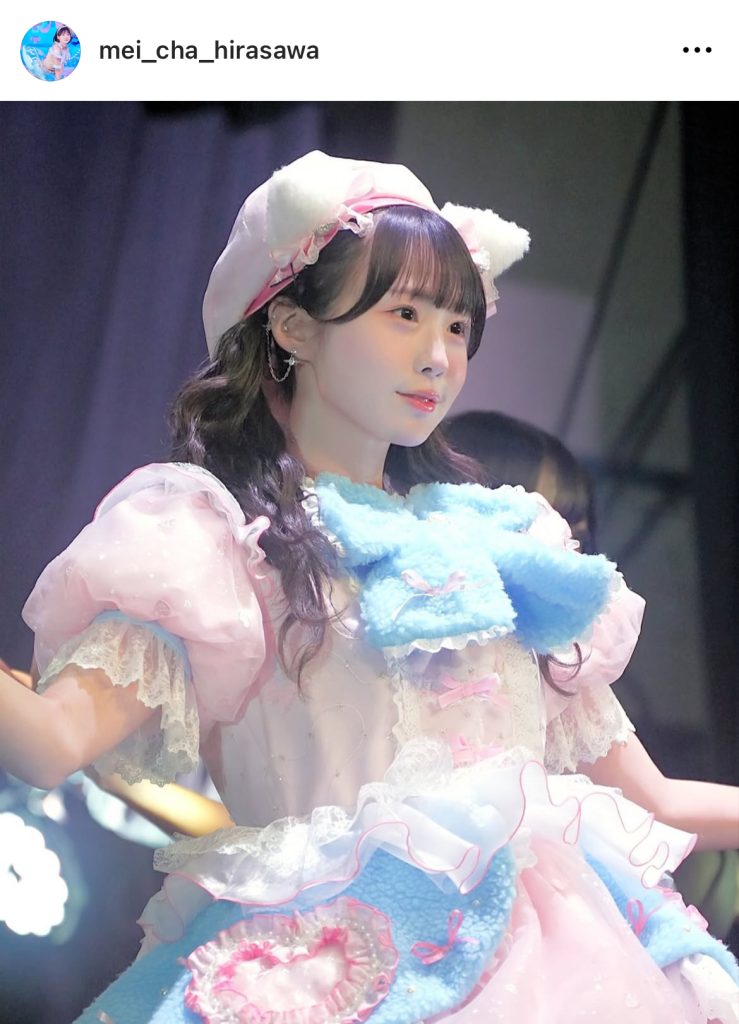 THE ORCHESTRA TOKYOのライブで笑顔を見せる