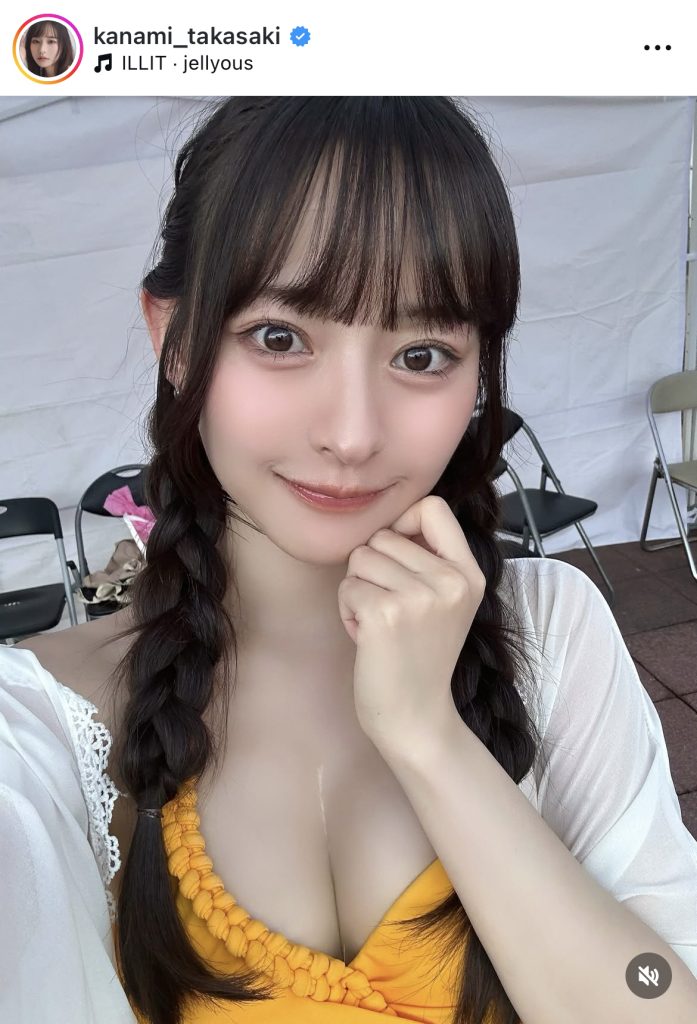 プール撮影会に登場した高崎かなみ