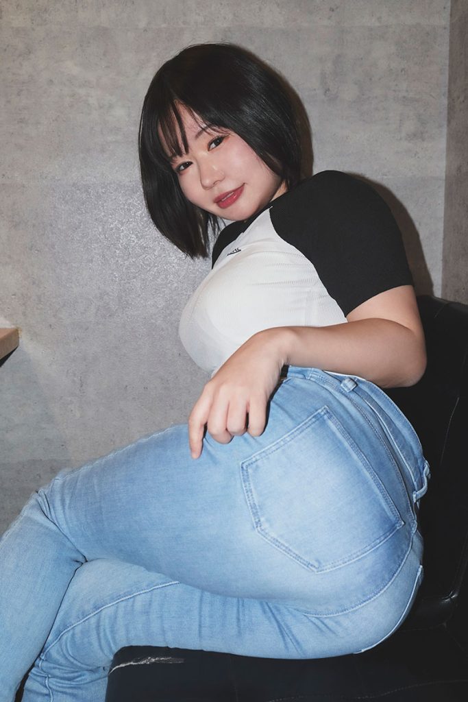 グラビアアイドルツジ・ルイス イメージDVD「ツジ・ルイスとは?」より