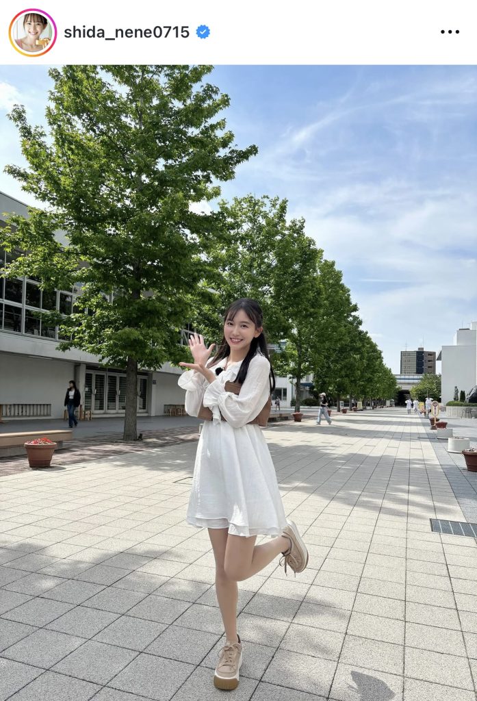 ミニスカートが良く似合う志田音々