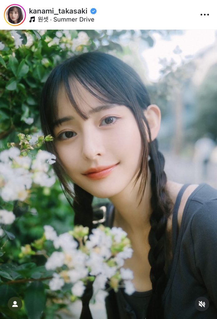 三つ編みがキュートな1コマ