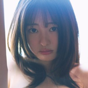 清純さ大人の色香…白濱美兎、バリエーション豊かな衣装で魅せる