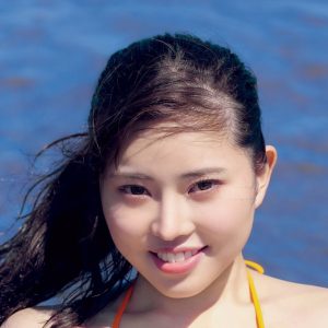 SNSで話題の現役女子大生が初の撮り下ろしグラビアに挑戦
