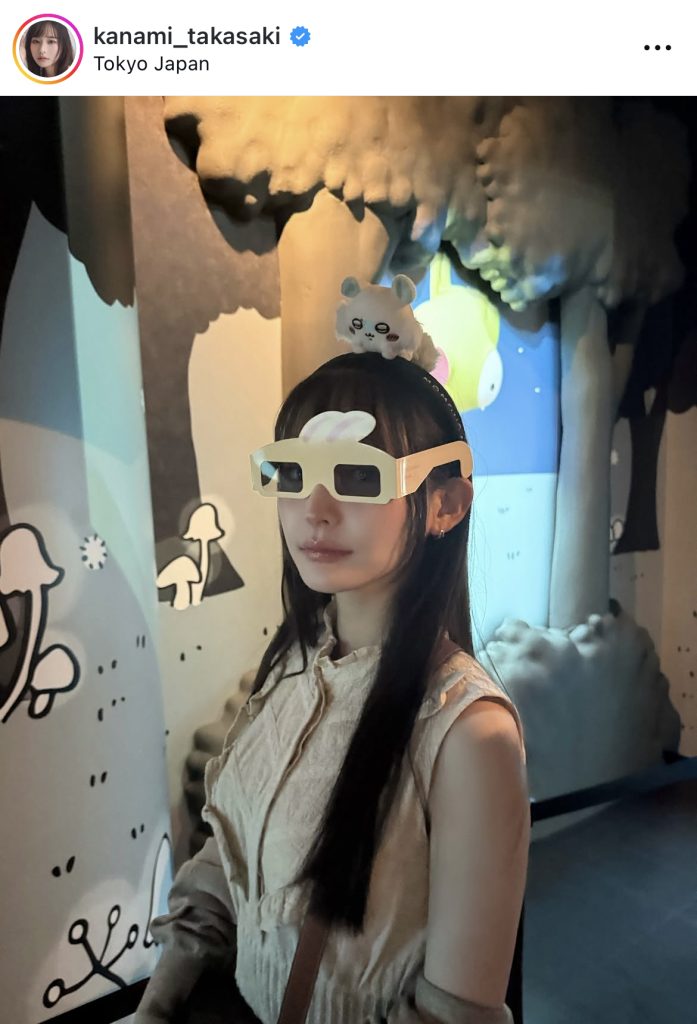 落ち着いた姿から一変、おちゃめな姿も見せる