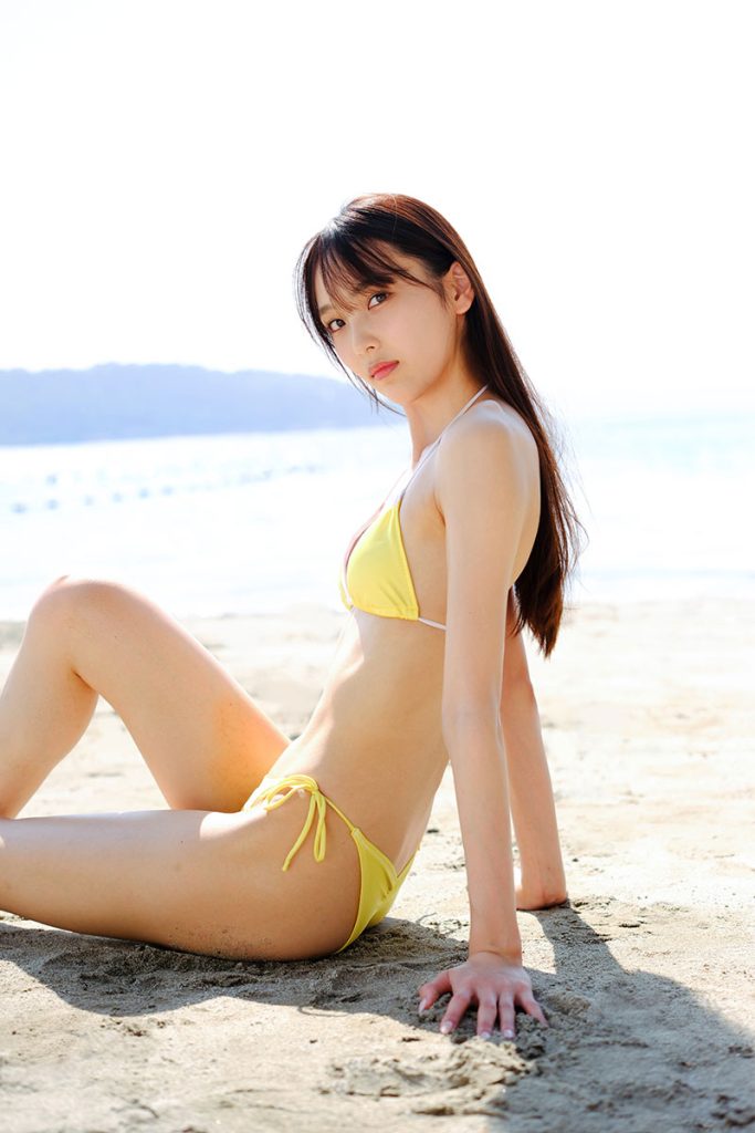 グラビアアイドル中村みずきイメージDVD「水幻」より