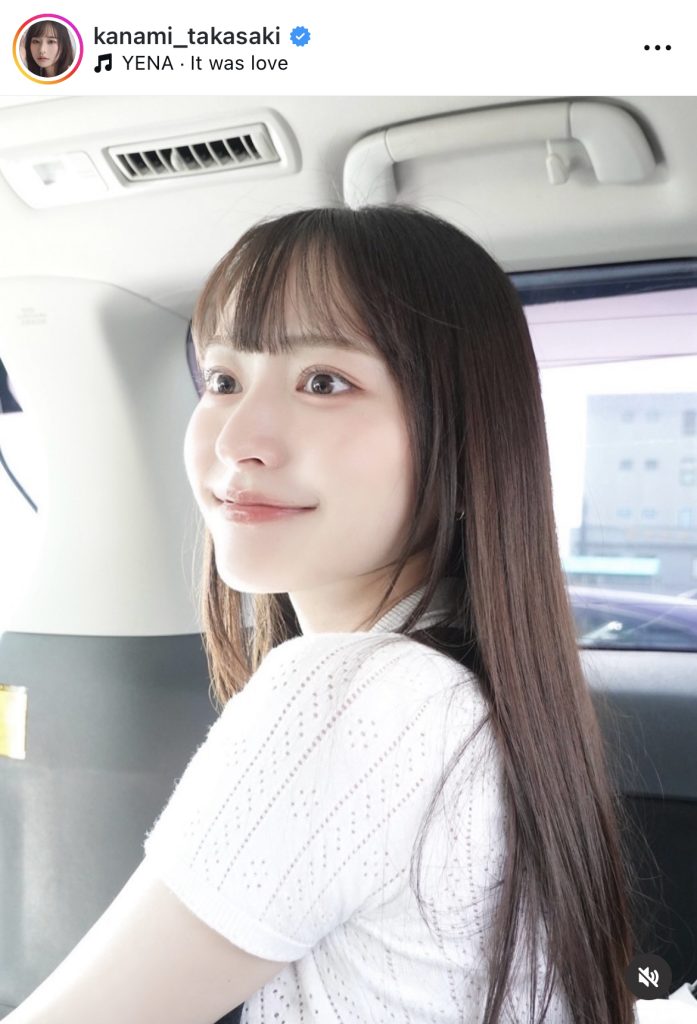 透き通るような白い肌が見とれてしまう