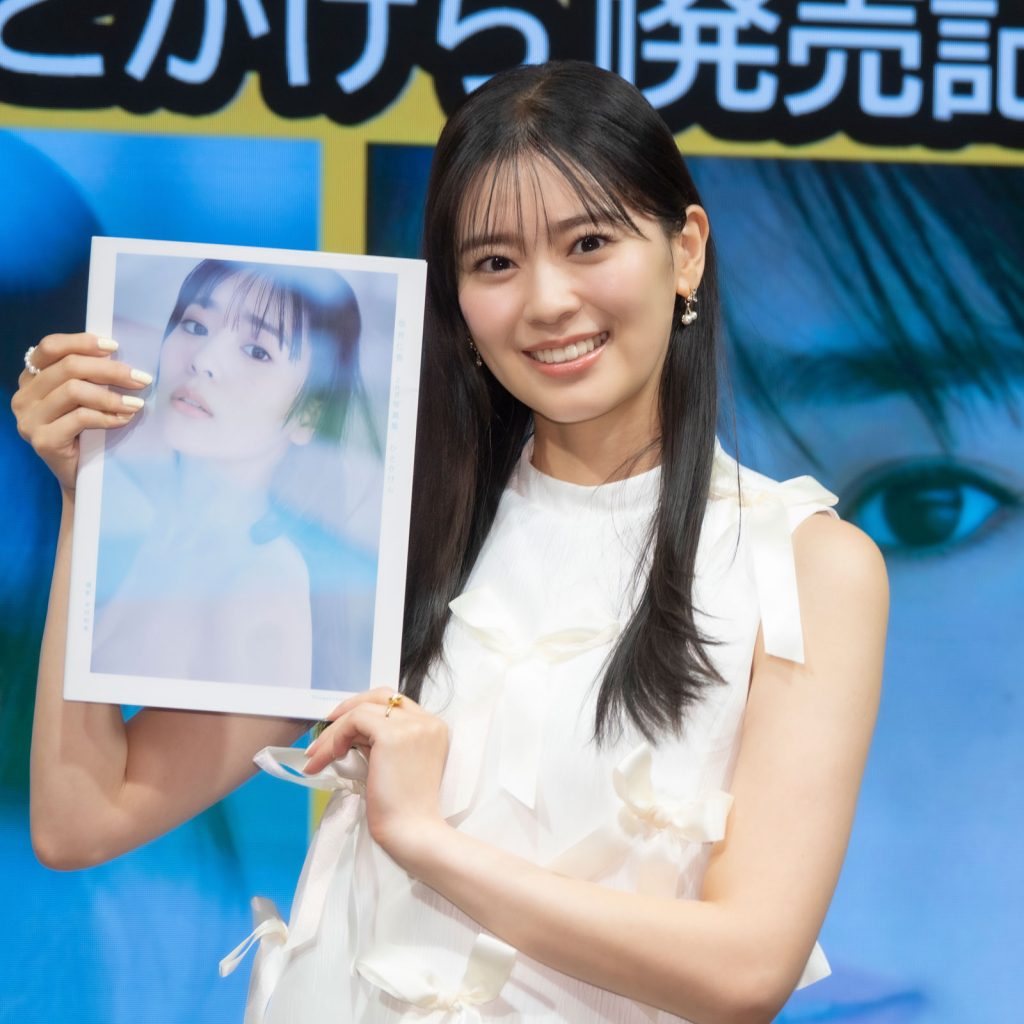 2nd写真集『ひとかけら』発売記念取材会に出席した超ときめき♡宣伝部・坂井仁香