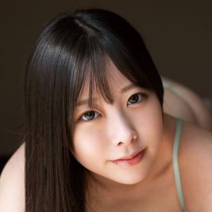 新人グラドル一ノ瀬ゆあ、生々しい制服コスとセクシーきわまりないメイドコスのギャップに興奮