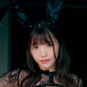 人気アイドルグループのメンバーがグラビア映えスタイルを披露