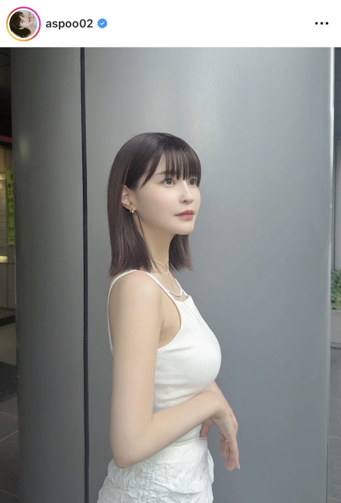 純白ドレスも似合っていて素敵な岸明日香