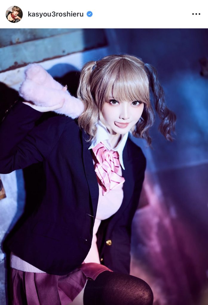 “制服”姿でかわいさを炸裂させる火将ロシエル