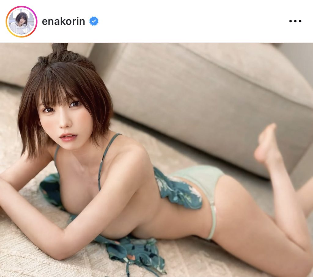 写真集の「発売前重版」決定を喜ぶ