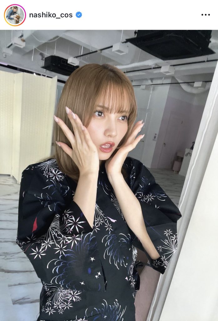 “怪談”にちなんで、おどけた表情を見せる