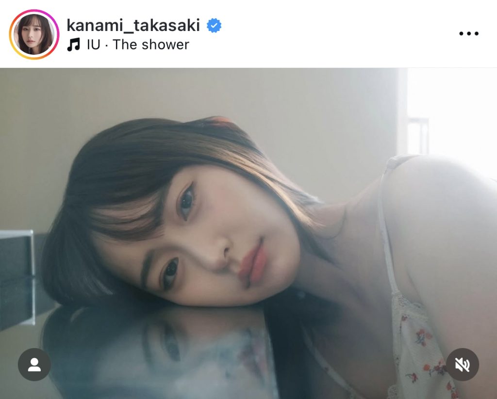 こちらを見つめて何か言いたげな様子