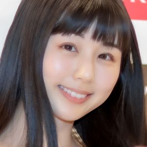 くりえみ、ヒョウ柄ビキニでドバイのプールを満喫「素晴らしいロケーションとステキな姿」「もはや芸術」