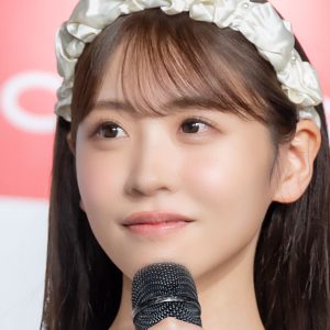 FRUITS ZIPPER櫻井優衣、キュートなギャルメイク×美脚眩しいミニスカ姿に「めちゃくちゃクールで格好良い」「大好きです！」