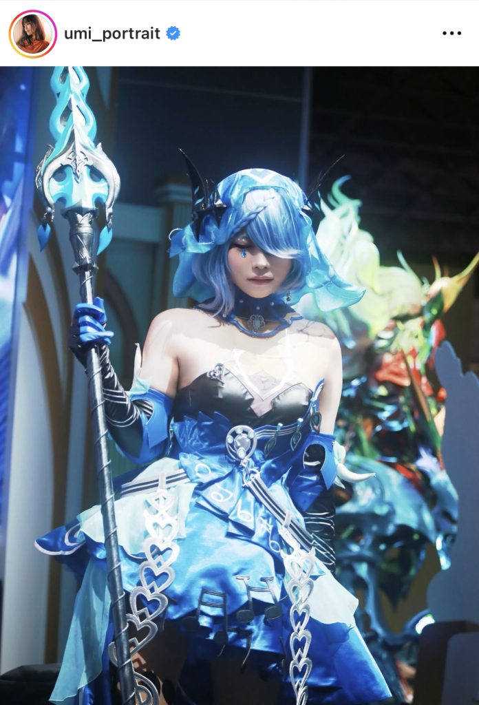 「デュエットナイトアビス」レベッカのコスプレ姿を披露