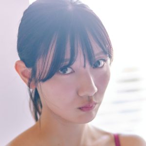 日向坂46河田陽菜、ワインレッドのランジェリー姿披露…2nd写真集『テイクオフ』より新カット解禁