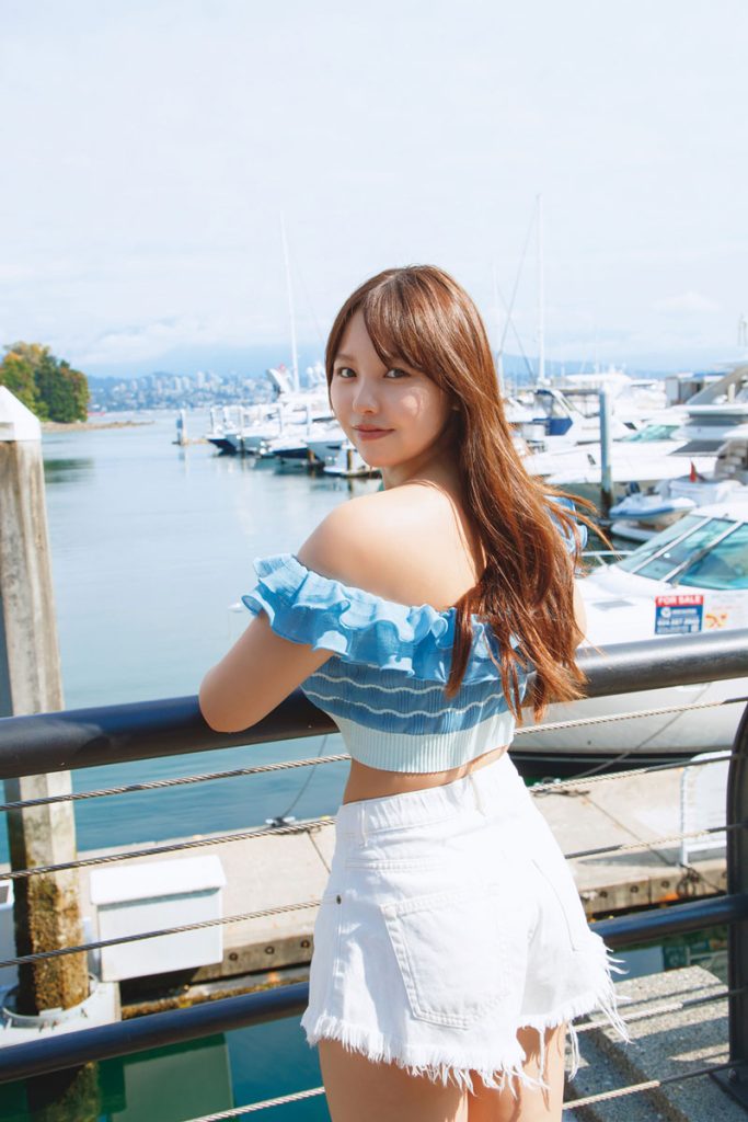 本郷柚巴3rd写真集『いつのまに、』より