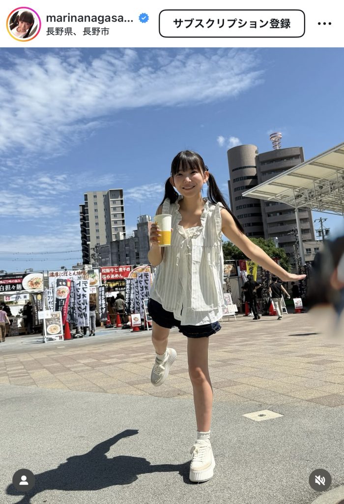 「信州ラーメン博2025」でビールを持って楽しそう