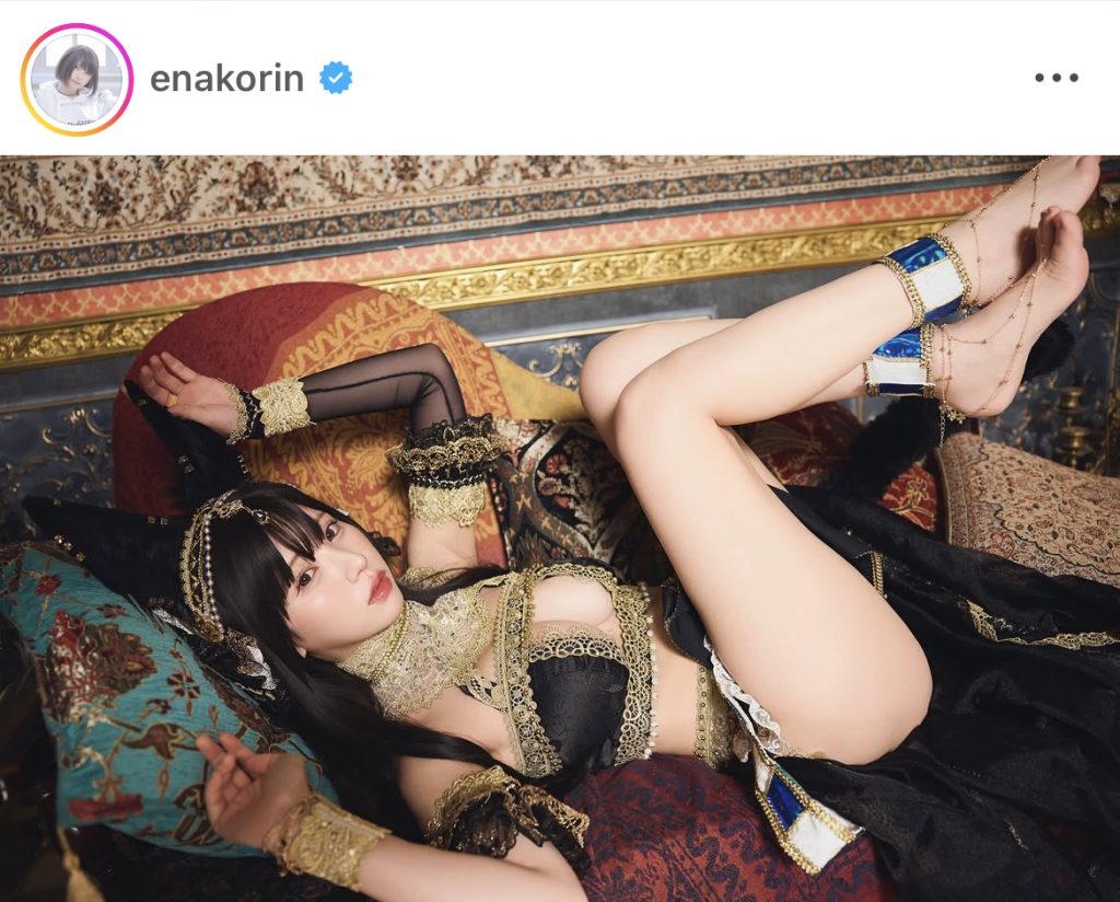 美脚も素晴らしい1枚