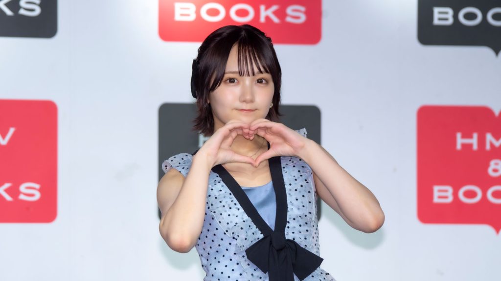 1st写真集『好きと言えたら』発売記念取材会に出席したAKB48・田口愛佳