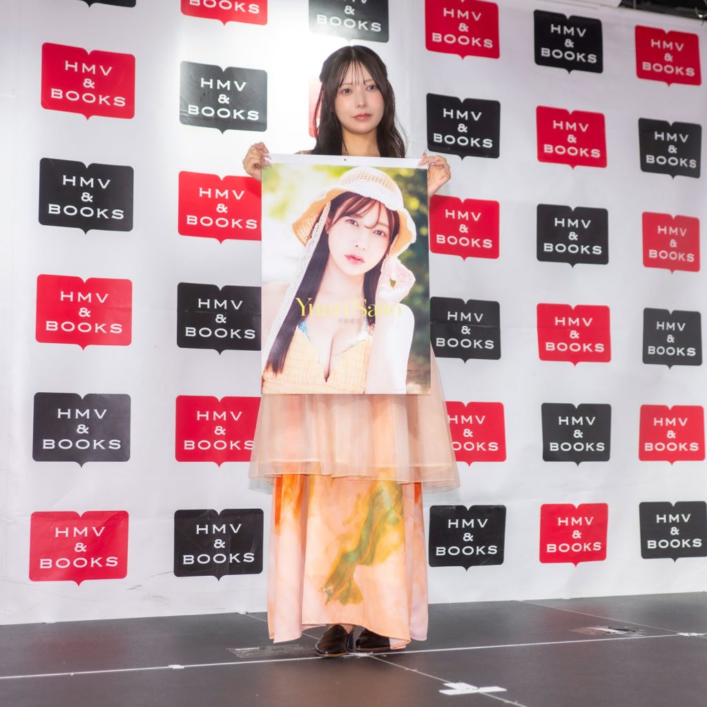 斉藤優里が「2026年 壁掛け カレンダー」発売記念取材会に出席
