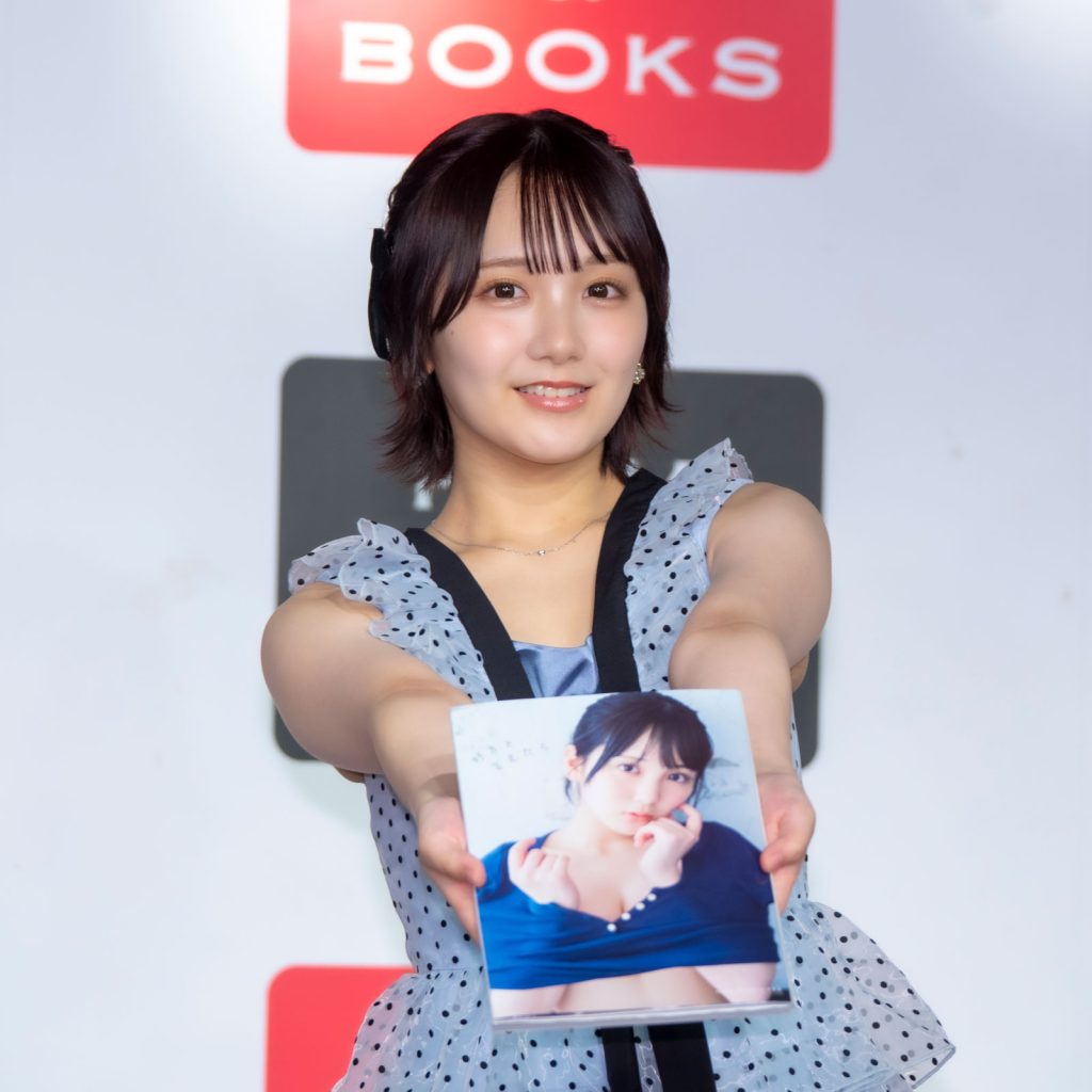 1st写真集「好きと言えたら」発売記念取材会に出席したAKB48・田口愛佳