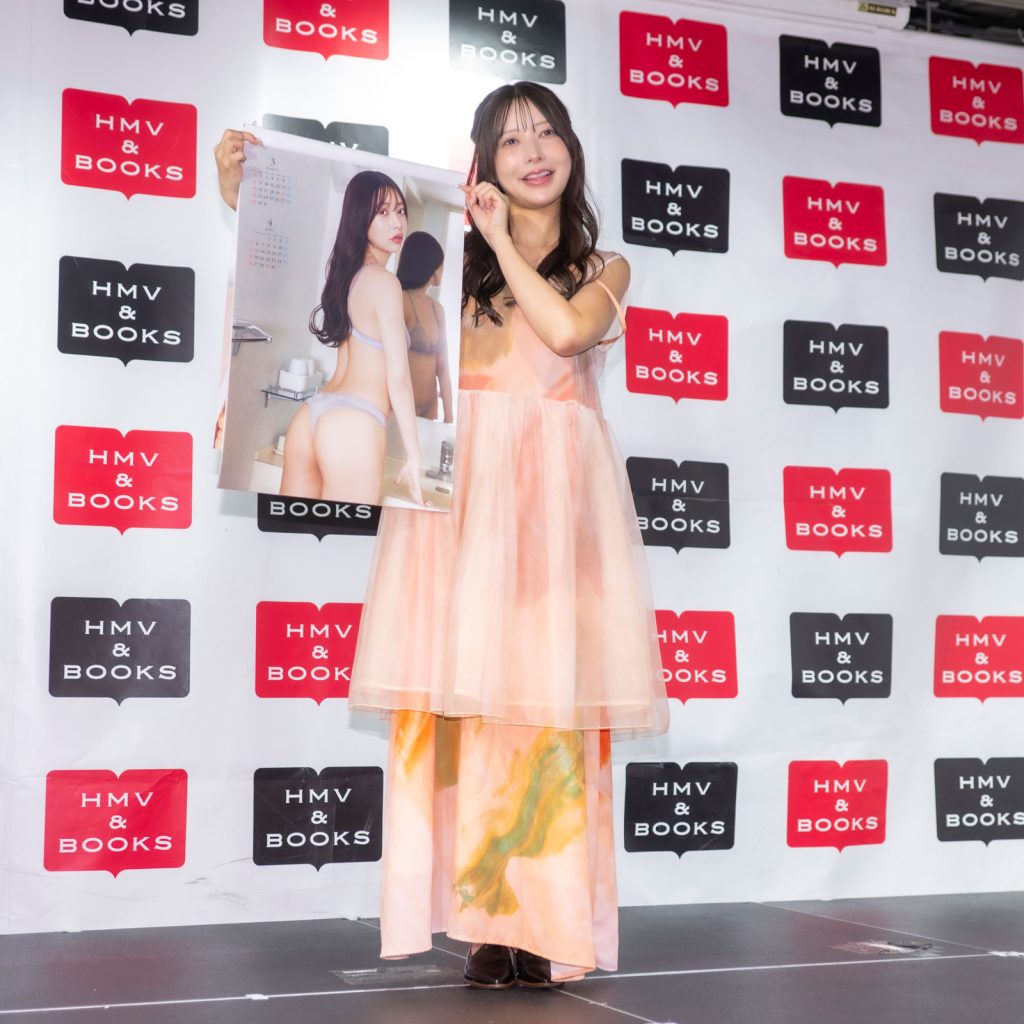 斉藤優里が「2026年 壁掛け カレンダー」発売記念取材会に出席